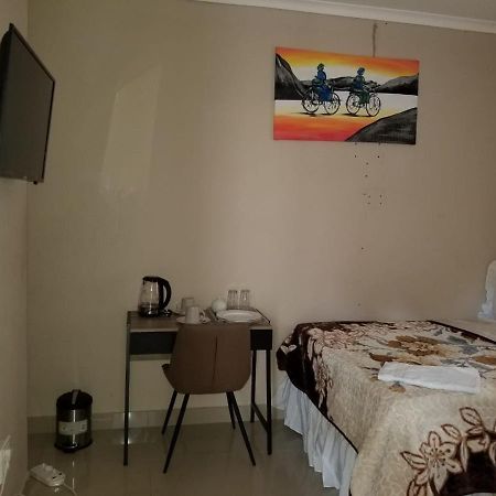 Pinto City Motel Kempton Park Buitenkant foto