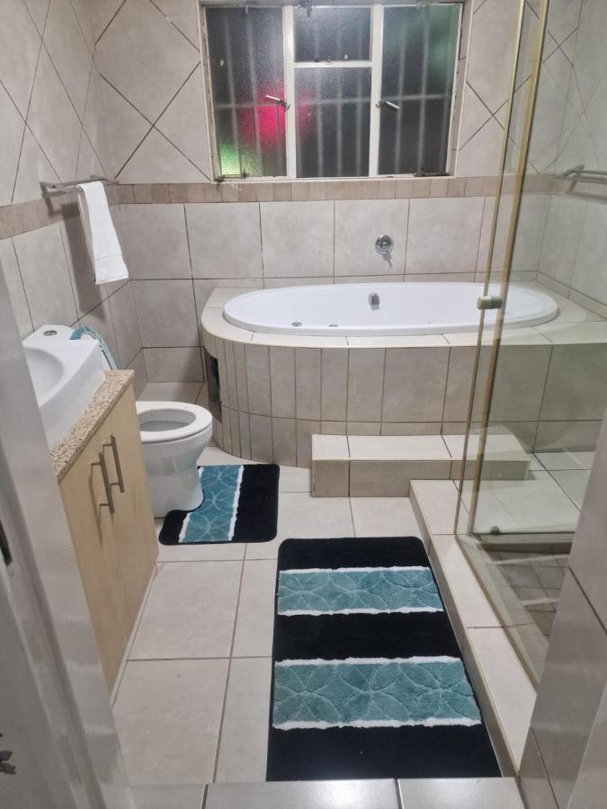 Pinto City Motel Kempton Park Buitenkant foto