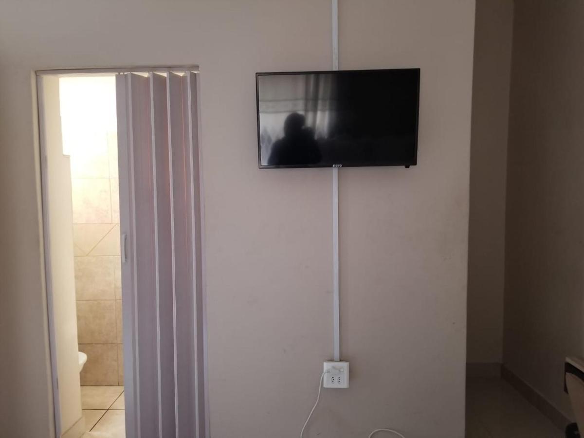 Pinto City Motel Kempton Park Buitenkant foto